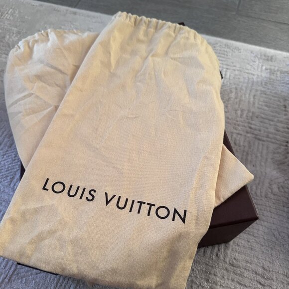 Louis Vuitton Frontrow sneaker - Picture 13 of 14